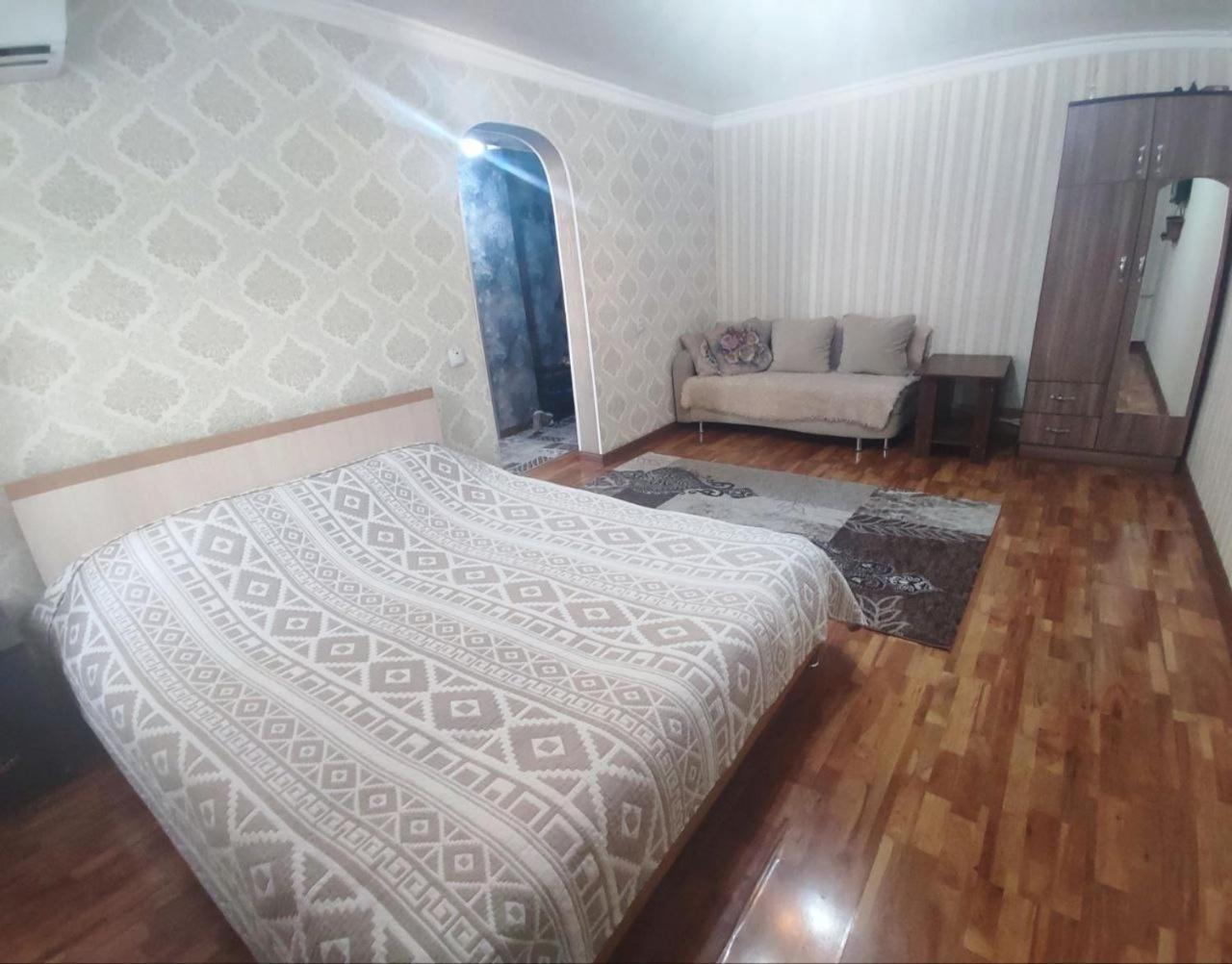 Apartament Комфортная Квартира Для 2Х Персон Biszkek Zewnętrze zdjęcie